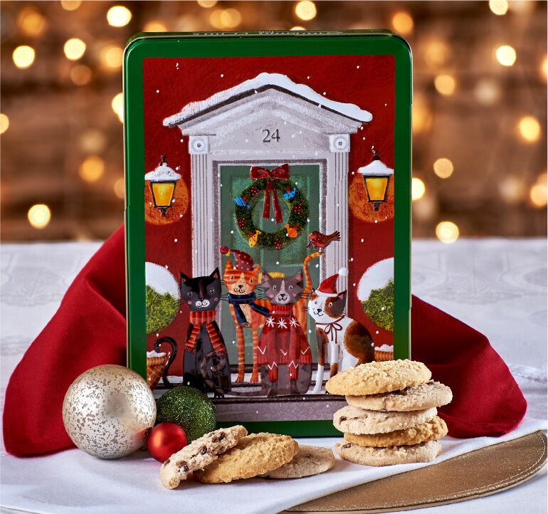 Embossed Snowy Cats on Doorstep Tin